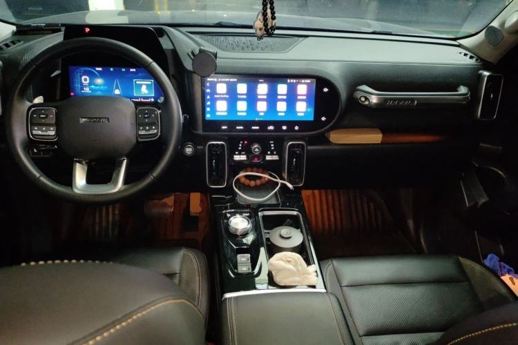 Used Haval DARGO 2021 2.0T DCT All-Wheel-Drive "Hao Tian Quan" Edition Center Console