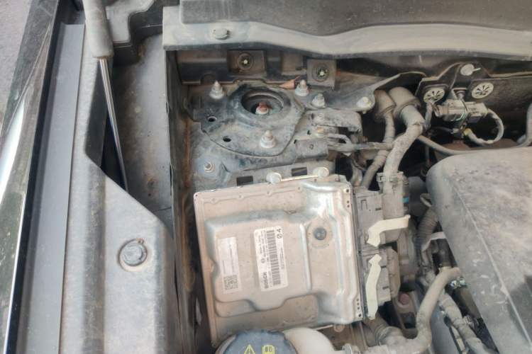 Used Haval DARGO 2021 2.0T DCT Two-Wheel Drive Chinese Mastiff Edition Engine Bay Right