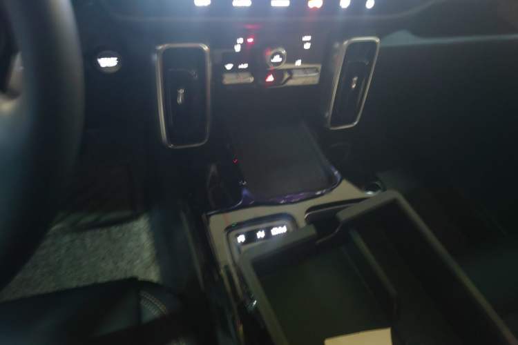 Used Haval DARGO 2021 1.5T DCT Two-Wheel Drive Border Collie - Wangcai Edition Gear Lever