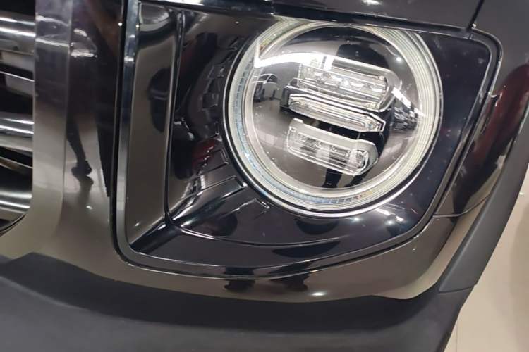 Used Haval DARGO 2021 1.5T DCT Two-Wheel Drive Border Collie Edition Left Front Headlight