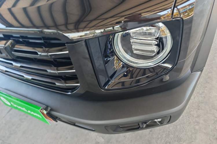 Used Haval DARGO 2021 1.5T DCT Two-Wheel Drive Labrador Edition Left Front Headlight