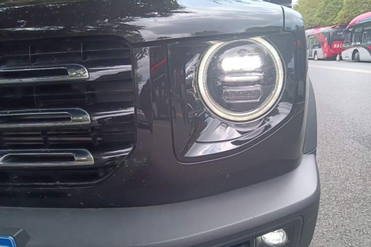 Used Haval DARGO 2021 1.5T DCT Two-Wheel Drive Labrador Edition Left Front Headlight