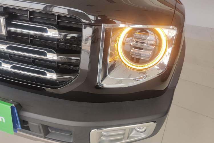 Used Haval DARGO 2021 1.5T DCT Two-Wheel Drive Labrador Edition Left Front Headlight