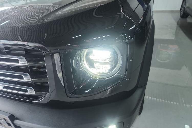 Used Haval DARGO 2021 2.0T DCT Two-Wheel Drive Chinese Mastiff Edition Left Front Headlight