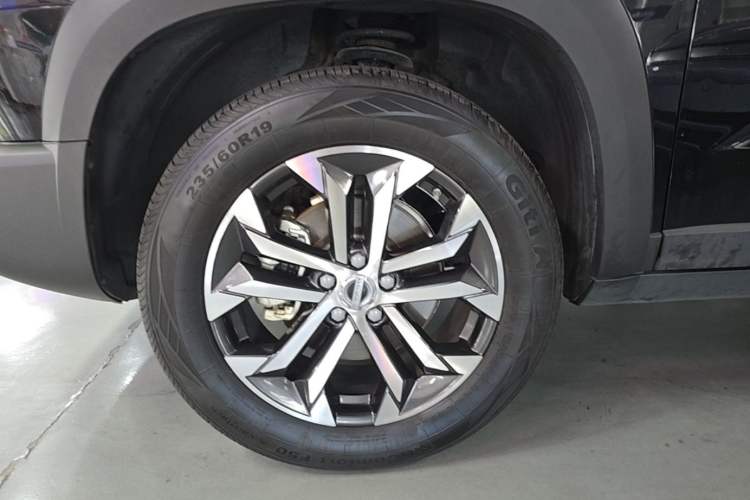 Used Haval DARGO 2021 1.5T DCT Two-Wheel Drive Border Collie Edition Left Front Wheel Hub