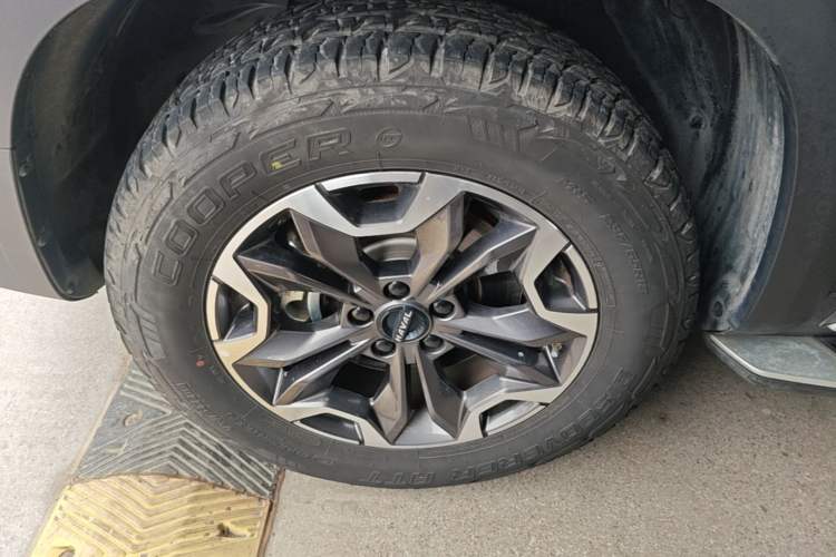 Used Haval DARGO 2021 Revised Version 2.0T DCT Four-Wheel Drive "Hao Tian Que" Edition Left Front Wheel Hub