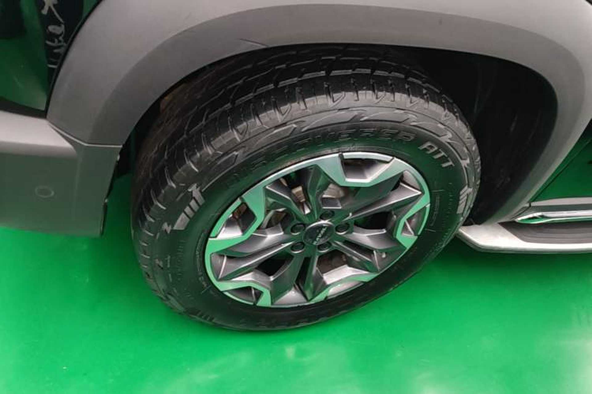 Used Haval DARGO 2021 Revised Version 2.0T DCT Four-Wheel Drive "Hao Tian Que" Edition Left Front Wheel Hub