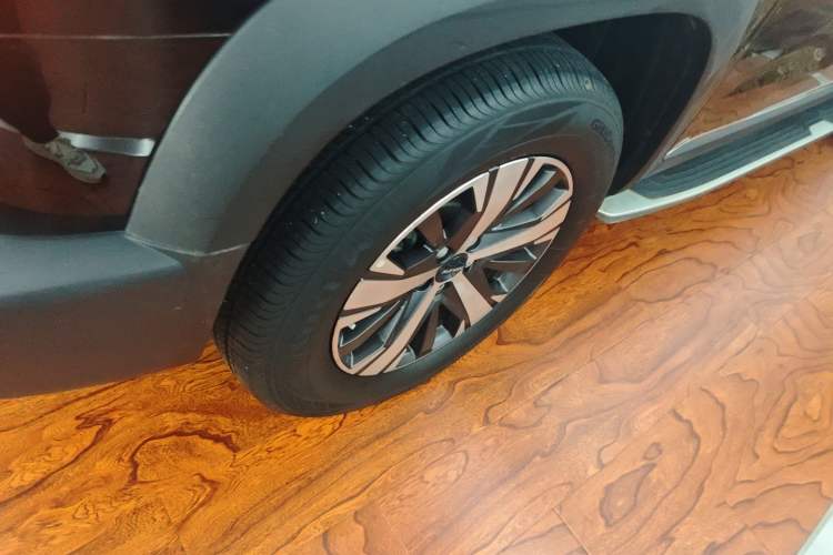 Used Haval DARGO 2021 1.5T DCT Two-Wheel Drive Labrador Edition Left Front Wheel Hub