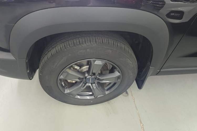 Used Haval DARGO 2021 1.5T DCT Two-Wheel Drive Husky Edition Left Front Wheel Hub