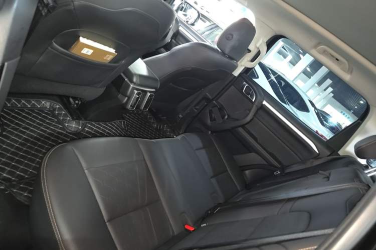 Used Haval DARGO 2021 1.5T DCT Two-Wheel Drive Border Collie Edition Left Rear Seat