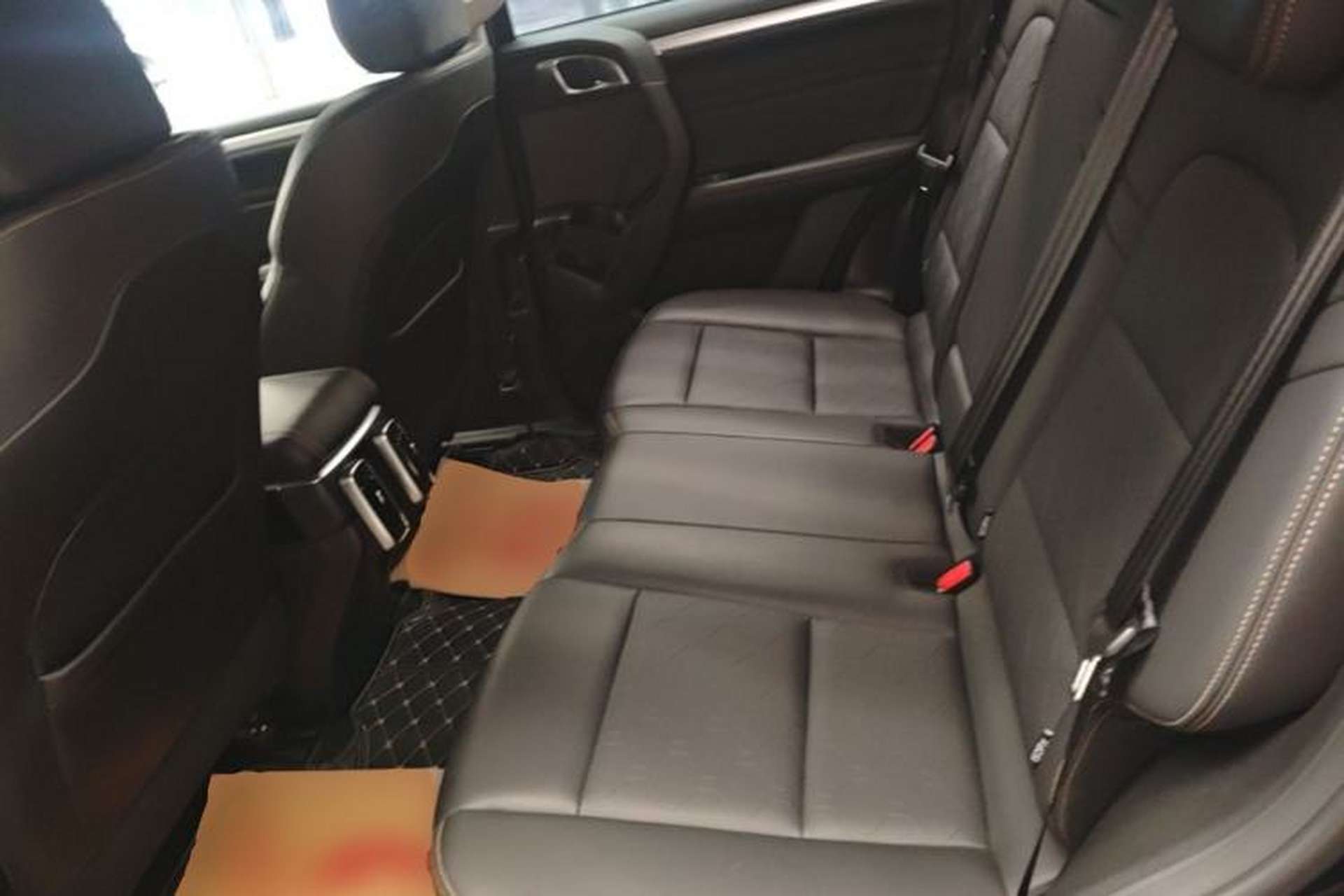 Used Haval DARGO 2021 1.5T DCT Two-Wheel Drive "Mǎquǎn" Edition Left Rear Seat