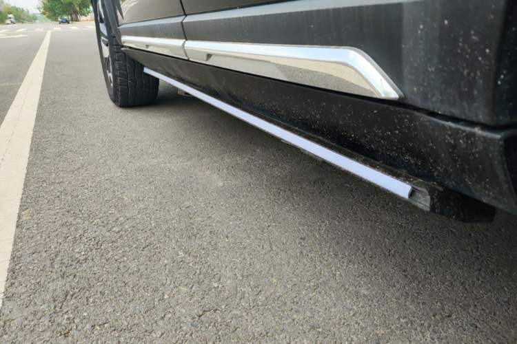 Used Haval DARGO 2021 2.0T DCT All-Wheel-Drive "Hao Tian Quan" Edition Left Side Sill