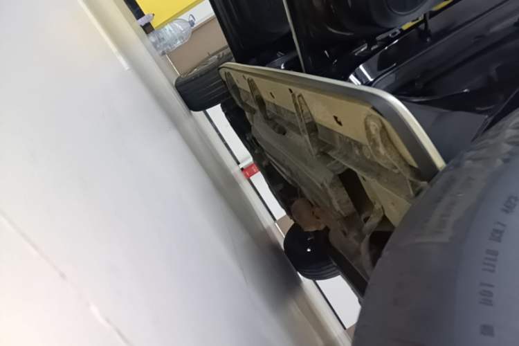 Used Haval DARGO 2021 2.0T DCT All-Wheel-Drive "Hao Tian Quan" Edition Left Side Sill