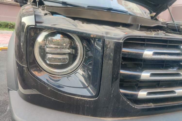 Used Haval DARGO 2021 2.0T DCT Two-Wheel Drive Chinese Mastiff Edition Right Front Headlight