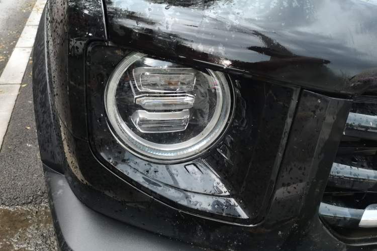 Used Haval DARGO 2021 1.5T DCT Two-Wheel Drive Border Collie Edition Right Front Headlight