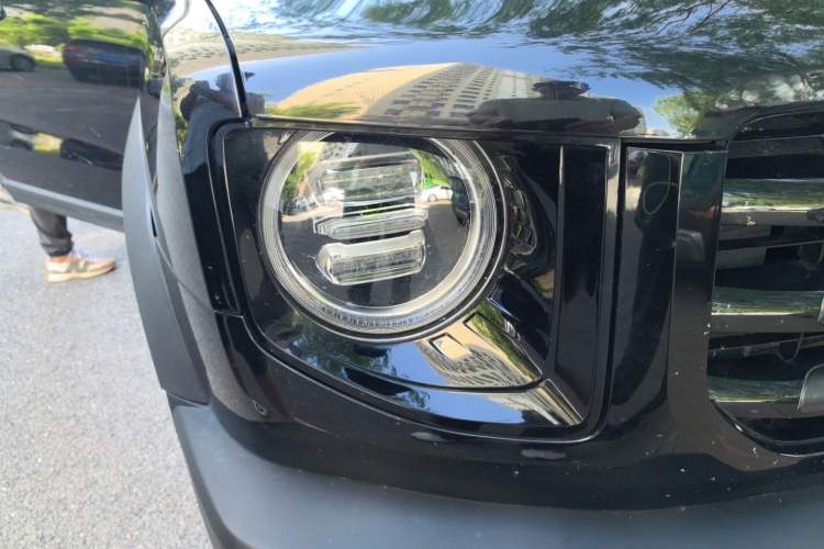 Used Haval DARGO 2021 1.5T DCT Two-Wheel Drive Border Collie Edition Right Front Headlight