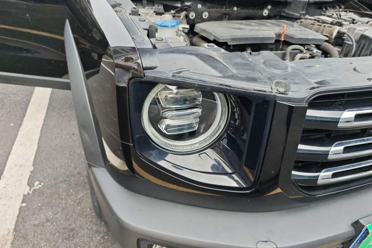 Used Haval DARGO 2021 1.5T DCT Two-Wheel Drive Labrador Edition Right Front Headlight