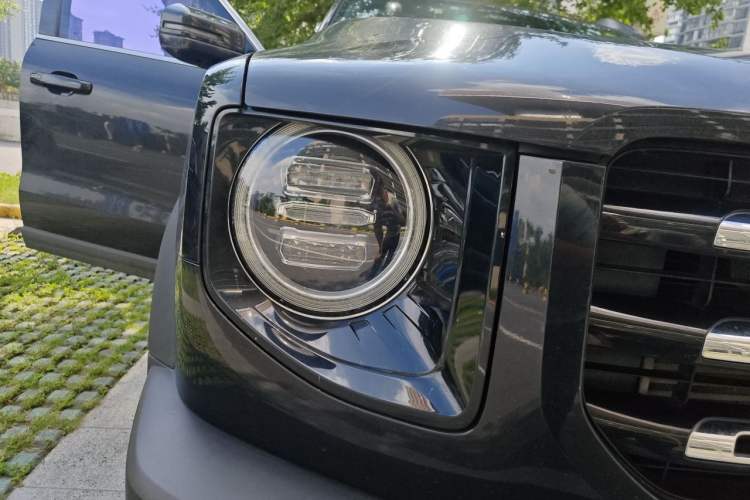 Used Haval DARGO 2021 1.5T DCT Two-Wheel Drive Border Collie Edition Right Front Headlight