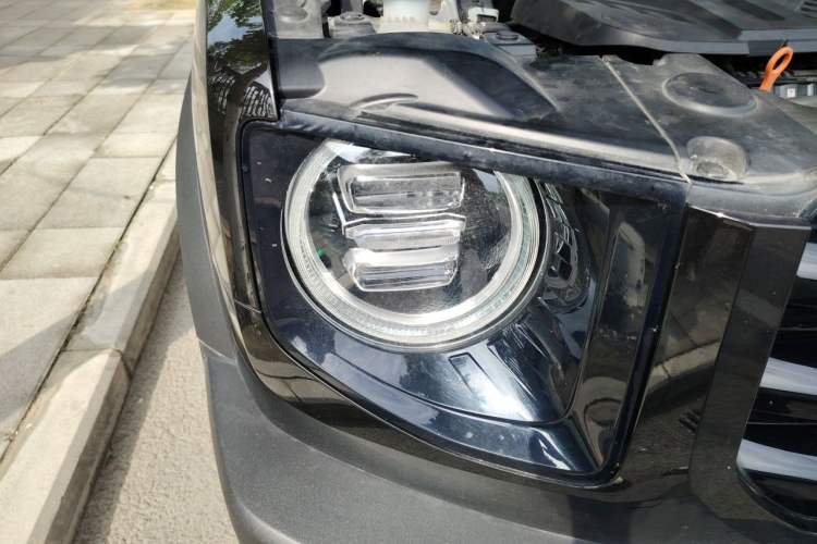 Used Haval DARGO 2021 Revised Version 2.0T DCT Four-Wheel Drive "Hao Tian Que" Edition Right Front Headlight