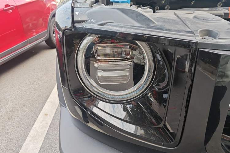 Used Haval DARGO 2021 1.5T DCT Two-Wheel Drive Labrador Edition Right Front Headlight