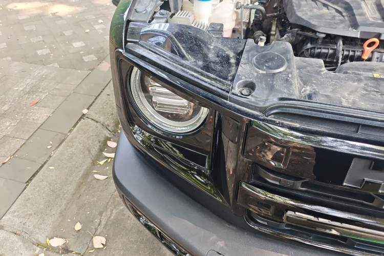 Used Haval DARGO 2021 Revised Version 2.0T DCT Four-Wheel Drive "Hao Tian Que" Edition Right Front Headlight