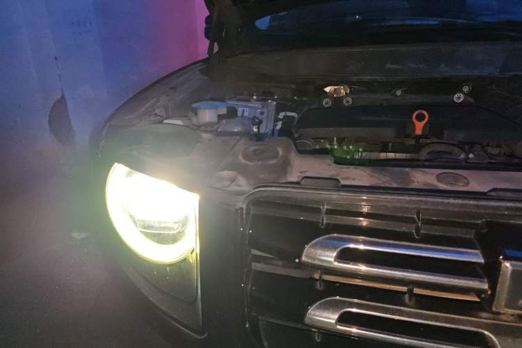 Used Haval DARGO 2021 1.5T DCT Two-Wheel Drive "Wangcai" Edition Right Front Headlight