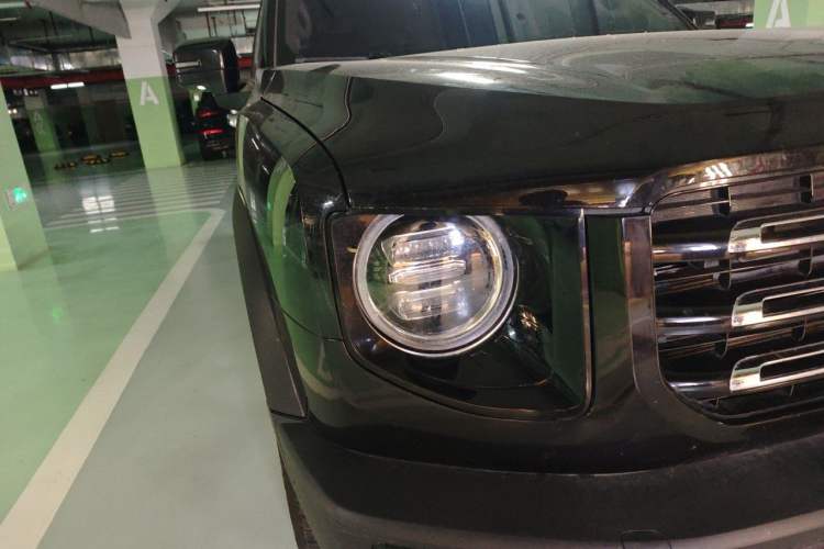 Used Haval DARGO 2021 2.0T DCT All-Wheel-Drive "Hao Tian Quan" Edition Right Front Headlight