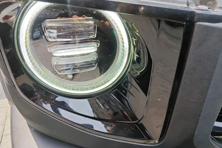 Used Haval DARGO 2021 1.5T DCT Two-Wheel Drive "Wangcai" Edition Right Front Headlight