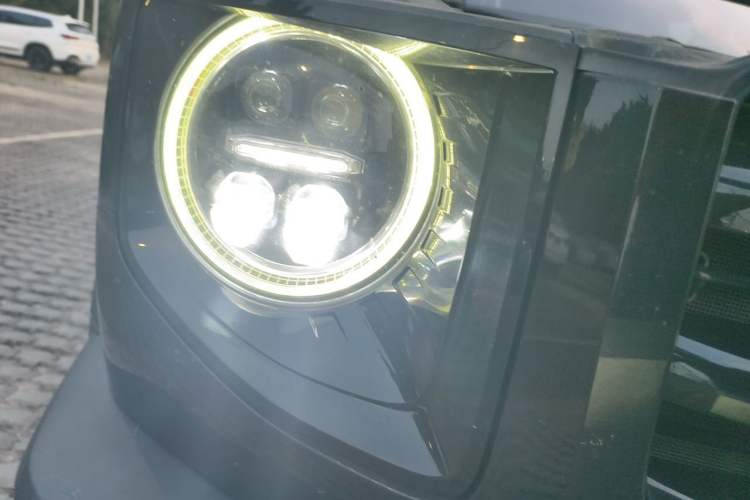 Used Haval DARGO 2021 1.5T DCT Two-Wheel Drive "Mǎquǎn" Edition Right Front Headlight