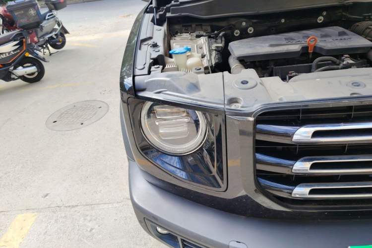 Used Haval DARGO 2021 1.5T DCT Two-Wheel Drive Border Collie Edition Right Front Headlight