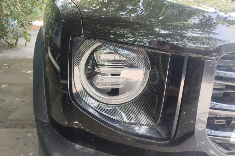 Used Haval DARGO 2021 1.5T DCT Two-Wheel Drive Border Collie Edition Right Front Headlight
