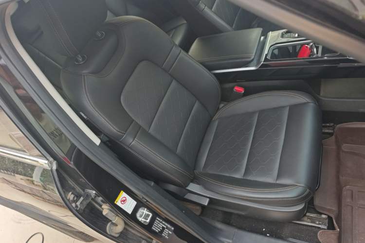 Used Haval DARGO 2021 1.5T DCT Two-Wheel Drive Border Collie Edition Right Front Seat
