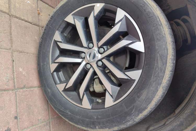Used Haval DARGO 2021 1.5T DCT Two-Wheel Drive Border Collie Edition Right Front Wheel Hub