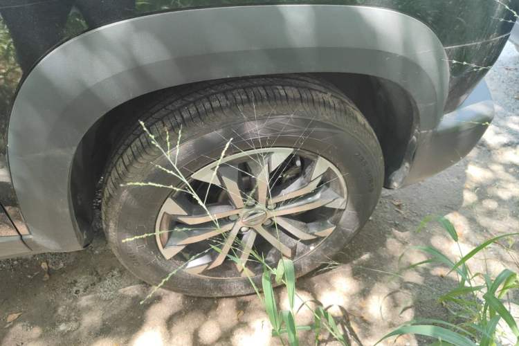 Used Haval DARGO 2021 1.5T DCT Two-Wheel Drive Border Collie Edition Right Front Wheel Hub