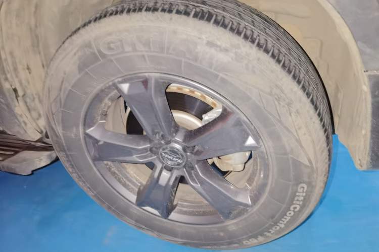 Used Haval DARGO 2021 1.5T DCT Two-Wheel Drive Husky Edition Right Front Wheel Hub