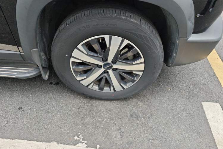 Used Haval DARGO 2021 1.5T DCT Two-Wheel Drive Labrador Edition Right Front Wheel Hub