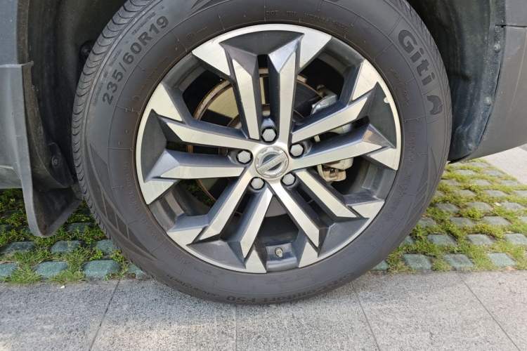 Used Haval DARGO 2021 1.5T DCT Two-Wheel Drive Border Collie Edition Right Front Wheel Hub