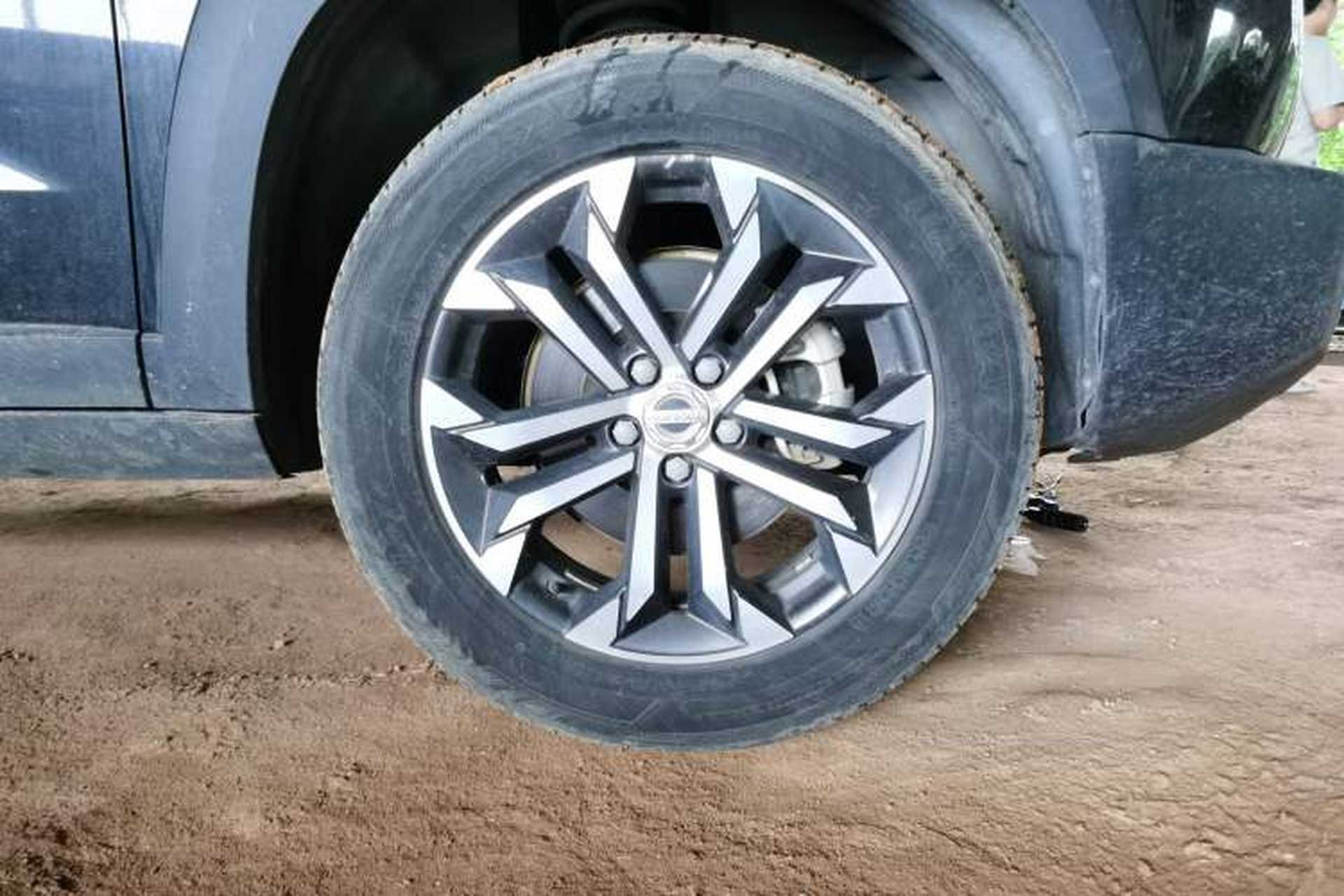 Used Haval DARGO 2021 1.5T DCT Two-Wheel Drive Border Collie Edition Right Front Wheel Hub