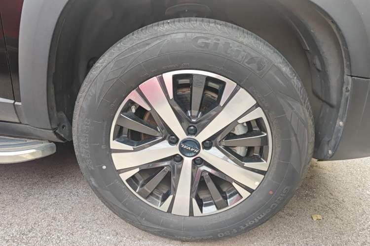Used Haval DARGO 2021 1.5T DCT Two-Wheel Drive Labrador Edition Right Front Wheel Hub