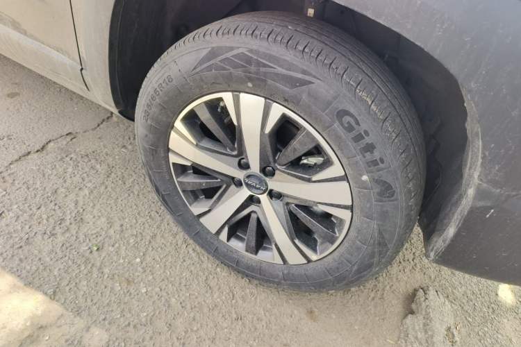 Used Haval DARGO 2021 1.5T DCT Two-Wheel Drive Labrador Edition Right Front Wheel Hub