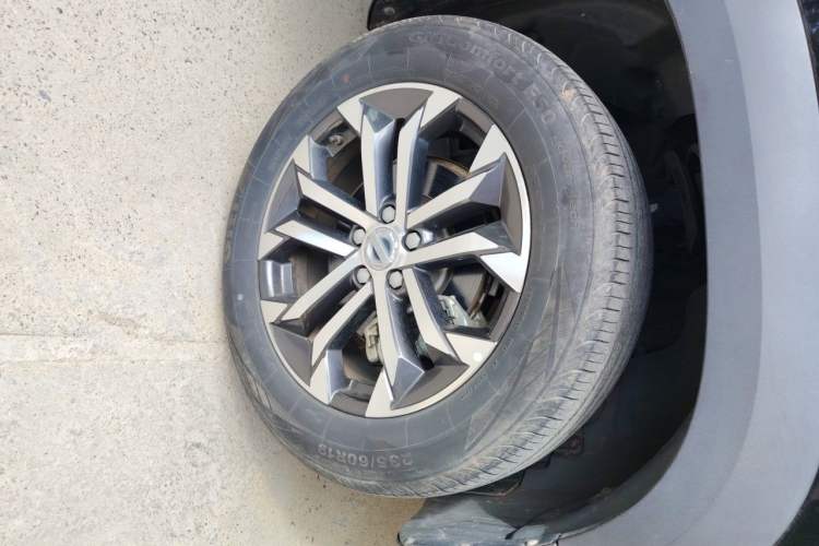Used Haval DARGO 2021 1.5T DCT Two-Wheel Drive Border Collie Edition Right Front Wheel Hub