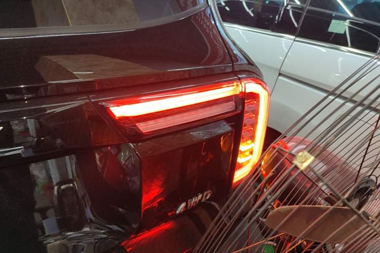 Used Haval DARGO 2021 Revised Version 2.0T DCT Four-Wheel Drive "Hao Tian Que" Edition Right Rear Taillight