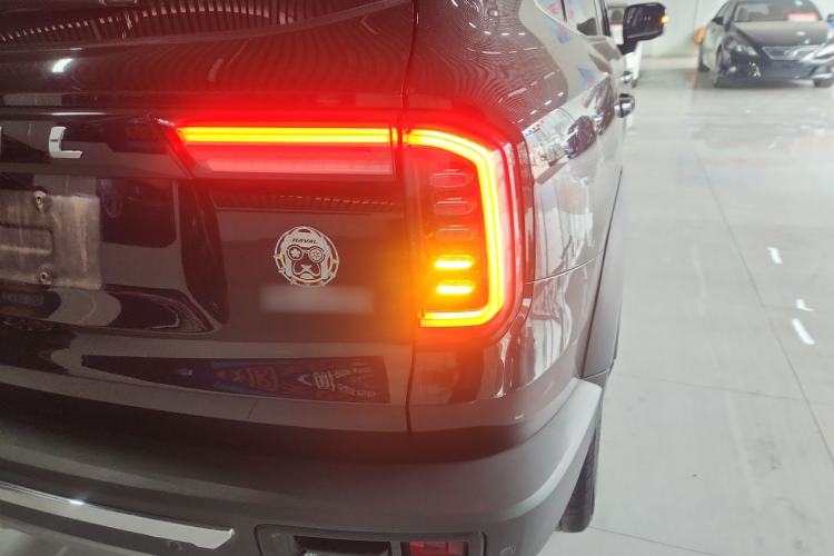 Used Haval DARGO 2021 2.0T DCT Two-Wheel Drive Chinese Mastiff Edition Right Rear Taillight