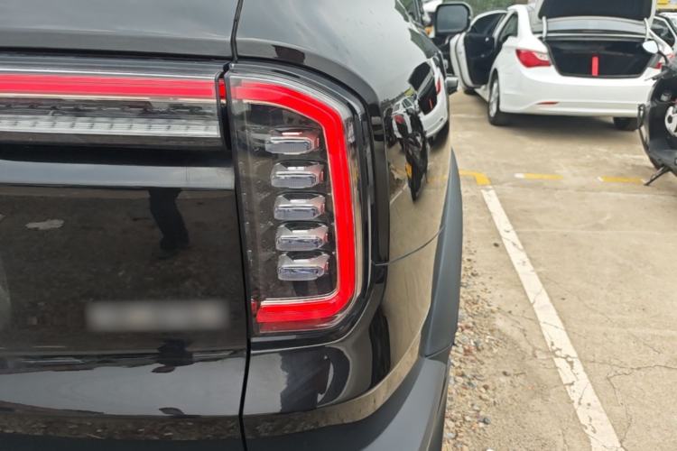 Used Haval DARGO 2021 1.5T DCT Two-Wheel Drive Labrador Edition Right Rear Taillight