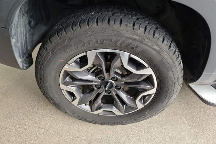Used Haval DARGO 2021 Revised Version 2.0T DCT Four-Wheel Drive "Hao Tian Que" Edition Right Rear Wheel Hub