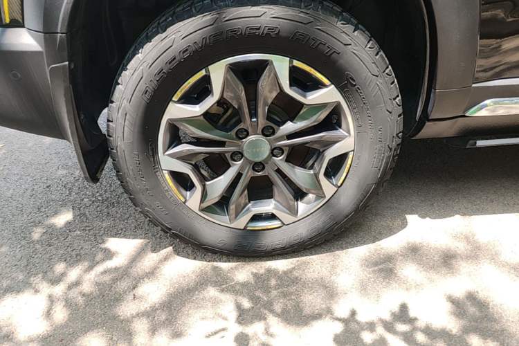 Used Haval DARGO 2021 2.0T DCT All-Wheel-Drive "Hao Tian Quan" Edition Right Rear Wheel Hub