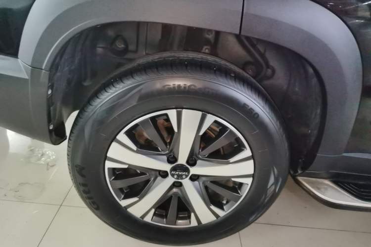 Used Haval DARGO 2021 1.5T DCT Two-Wheel Drive Labrador Edition Right Rear Wheel Hub