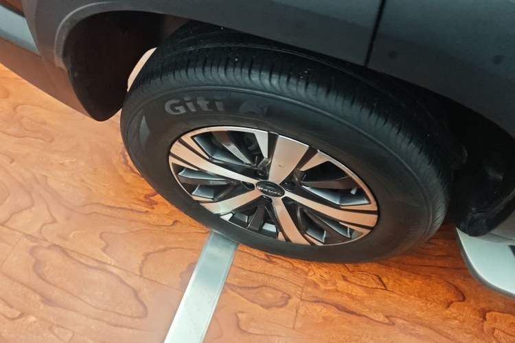Used Haval DARGO 2021 1.5T DCT Two-Wheel Drive Labrador Edition Right Rear Wheel Hub