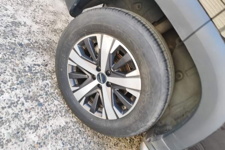 Used Haval DARGO 2021 1.5T DCT Two-Wheel Drive Labrador Edition Right Rear Wheel Hub