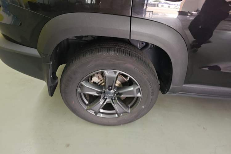 Used Haval DARGO 2021 1.5T DCT Two-Wheel Drive Husky Edition Right Rear Wheel Hub